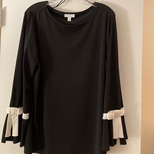 NWOT Charter Club women’s 2X black blouse with white bow detail on sleeve.